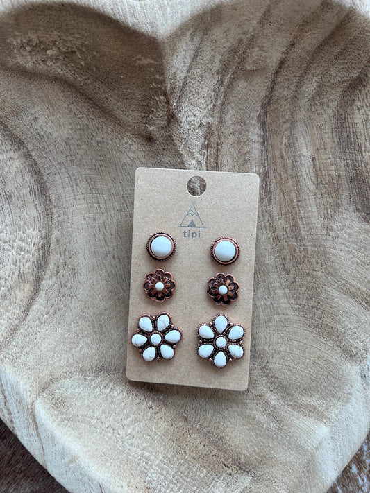 Ivory Blossom Stud Set