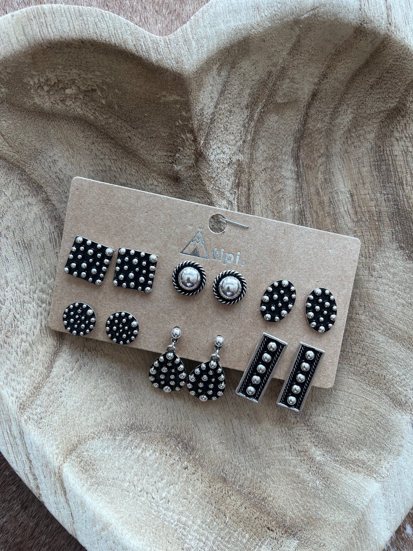 Western Noir Earring Set